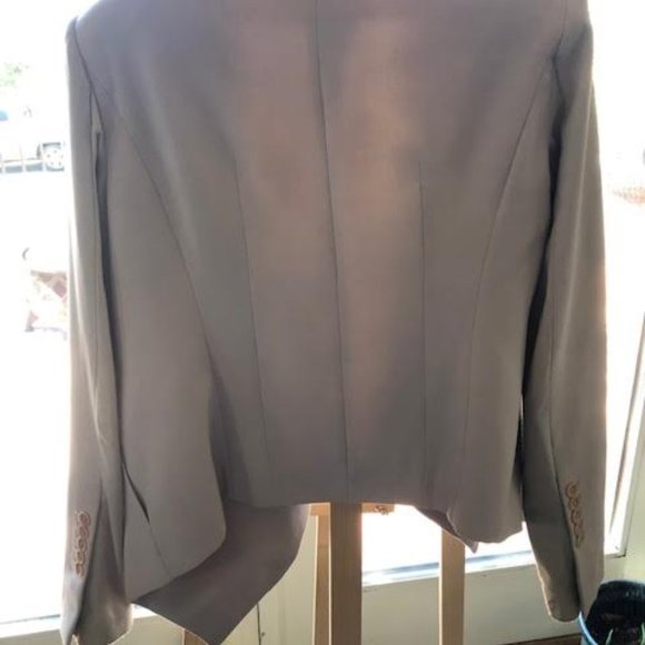 jacket - Picture 2 of 3